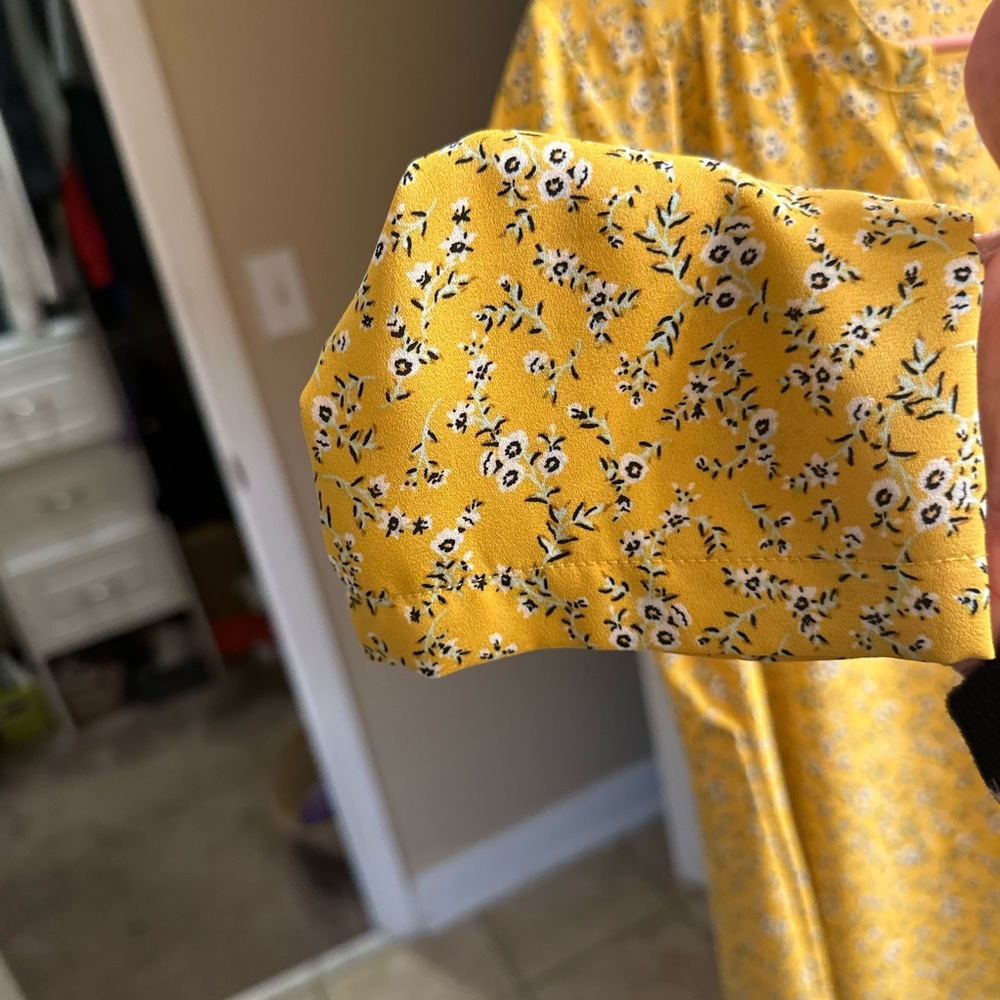 Van Heusen blouse , Size SP - Picture 2 of 6